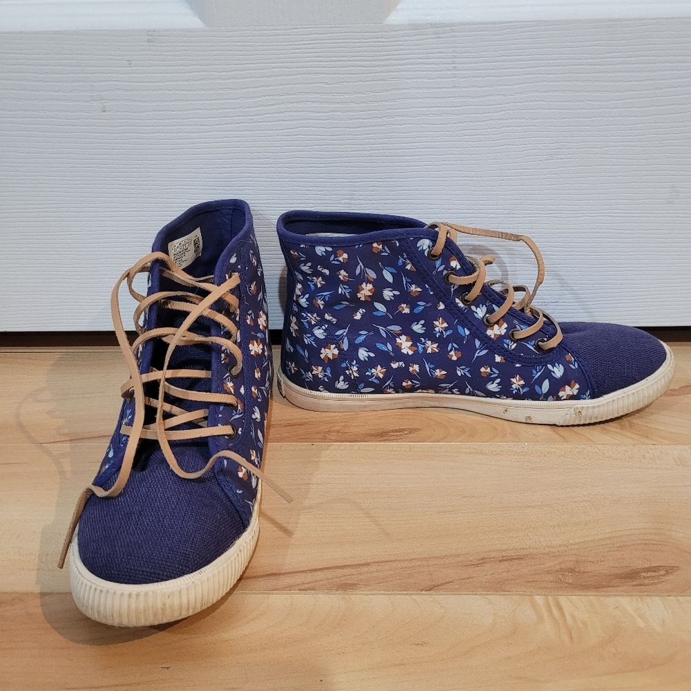 Toms women's size 6.5 shoes